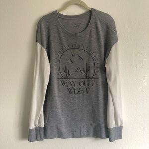 Long sleeve graphic lightweight sweater